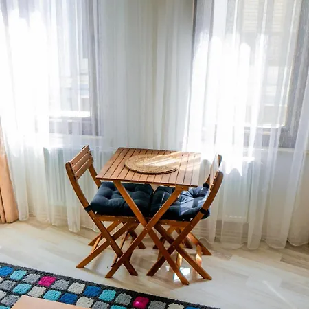 Appartement Air Conditioned - Great Location, 2min To Bazaar And