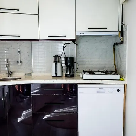 Air Conditioned - Great Location, 2min To Bazaar And Çanakkale