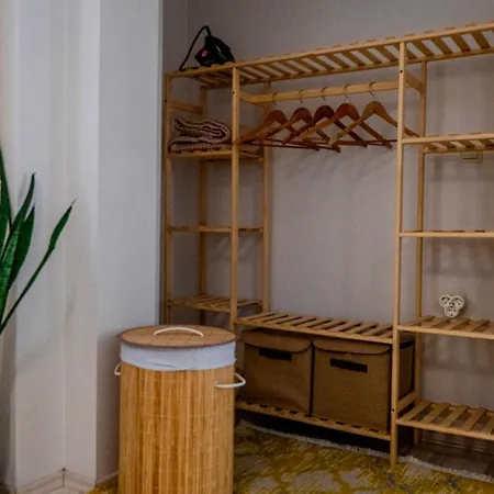 Appartement Air Conditioned - Great Location, 2min To Bazaar And