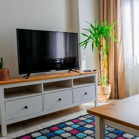 Air Conditioned - Great Location, 2min To Bazaar And Lägenhet *