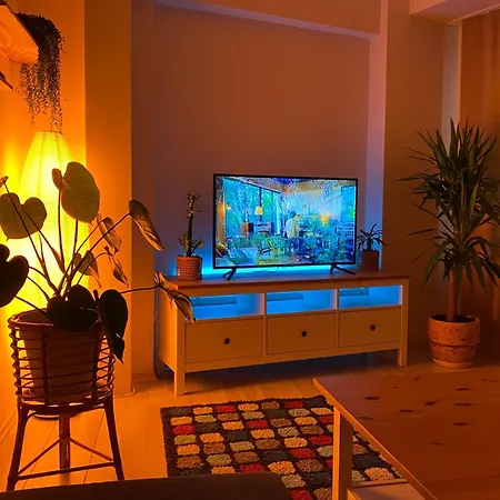 Lägenhet Air Conditioned - Great Location, 2min To Bazaar And Çanakkale