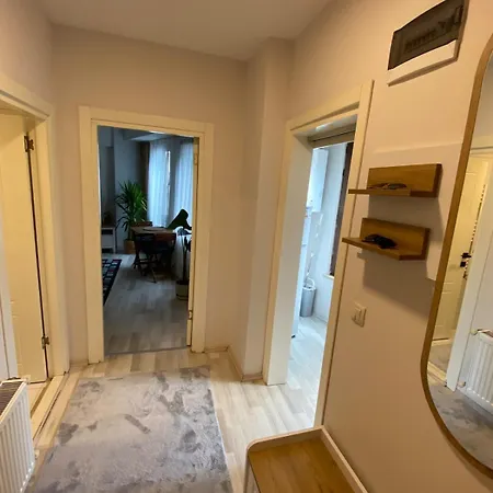 Apartment Air Conditioned - Great Location, 2min To Bazaar And